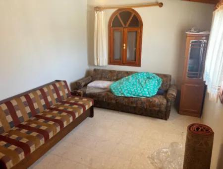 Ürkmezde Siterisinde Havuzlu Denize 400Mt Satılık 4+1 Villa