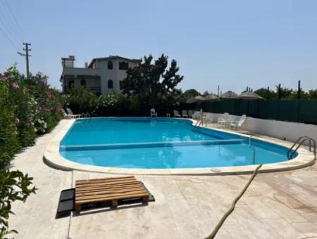 Ürkmezde Siterisinde Havuzlu Denize 400Mt Satılık 4+1 Villa