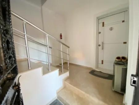 Ürkmez Merkezde Zemin Kat Daire Denize 350Mt Kapalı Otopark Satılık 2+1