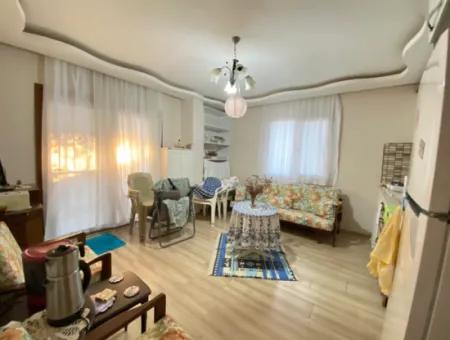 Ürkmez Merkezde Zemin Kat Daire Denize 350Mt Kapalı Otopark Satılık 2+1