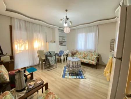 Ürkmez Merkezde Zemin Kat Daire Denize 350Mt Kapalı Otopark Satılık 2+1