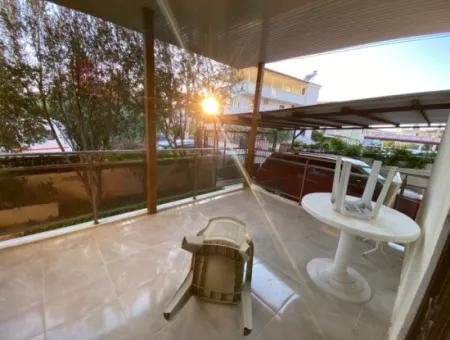 Ürkmez Merkezde Zemin Kat Daire Denize 350Mt Kapalı Otopark Satılık 2+1