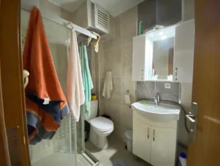 Ürkmez Merkezde Zemin Kat Daire Denize 350Mt Kapalı Otopark Satılık 2+1