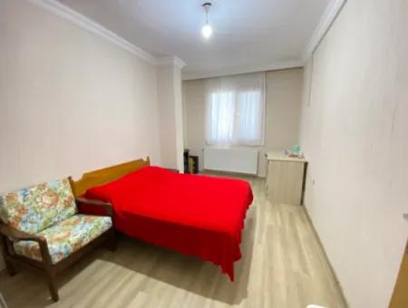 Ürkmez Merkezde Zemin Kat Daire Denize 350Mt Kapalı Otopark Satılık 2+1