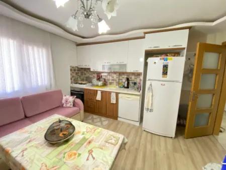Ürkmez De Kat Kaloriferli Merkezi Konumda Satılık 2+1 Lüks Daire