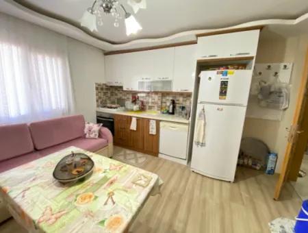 Ürkmez De Kat Kaloriferli Merkezi Konumda Satılık 2+1 Lüks Daire