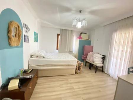 Ürkmez De Kat Kaloriferli Merkezi Konumda Satılık 2+1 Lüks Daire