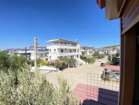 Ürkmez De Kat Kaloriferli Merkezi Konumda Satılık 2+1 Lüks Daire