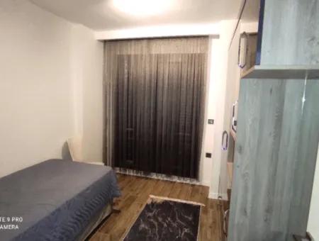 Ürkmez Deniz Tarafında Tek Müstakil  Havuzlu Satılık 3+1 Villa