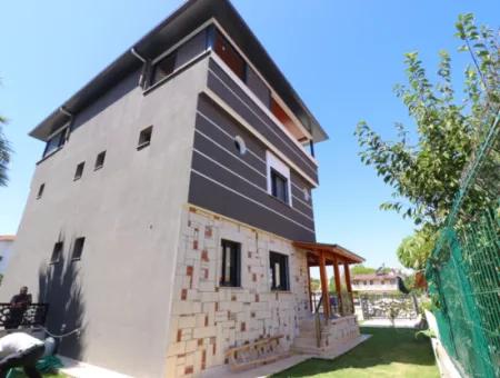 Seferihisar Ürkmezde Denize Tarafında Satılık 3+1 Villa