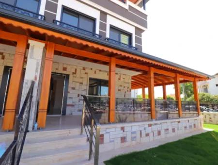 Seferihisar Ürkmezde Denize Tarafında Satılık 3+1 Villa
