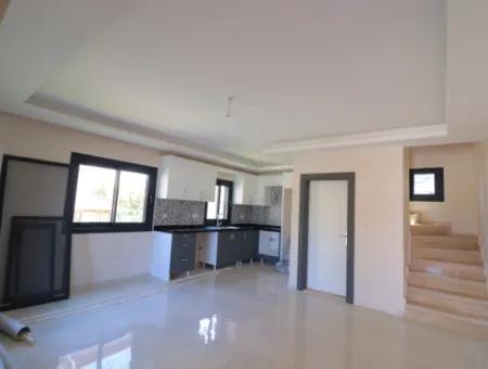 Seferihisar Ürkmezde Denize Tarafında Satılık 3+1 Villa