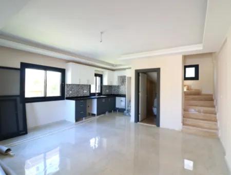 Seferihisar Ürkmezde Denize Tarafında Satılık 3+1 Villa