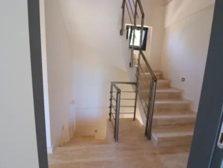 Seferihisar Ürkmezde Denize Tarafında Satılık 3+1 Villa