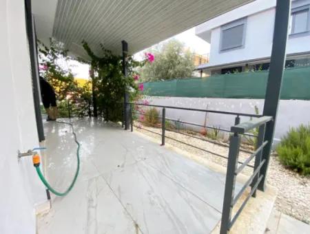Ürkmez De Full Deniz Kelepir Villa Bahçeli Satılık 3+1 Villa