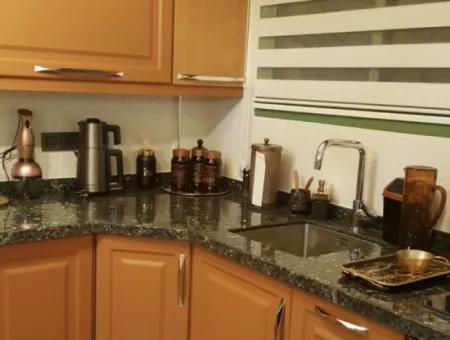 Özdere Orta Mahalle’de Denize Sıfır Site İçerisinde Eşyalı Satılık 3+1Villa