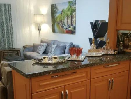 Özdere Orta Mahalle’de Denize Sıfır Site İçerisinde Eşyalı Satılık 3+1Villa