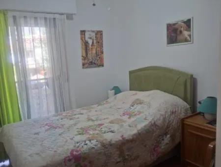 Özdere Orta Mahalle’de Denize Sıfır Site İçerisinde Eşyalı Satılık 3+1Villa