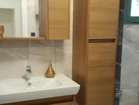 Özdere Orta Mahalle’de Denize Sıfır Site İçerisinde Eşyalı Satılık 3+1Villa