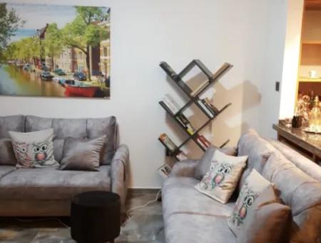 Özdere Orta Mahalle’de Denize Sıfır Site İçerisinde Eşyalı Satılık 3+1Villa