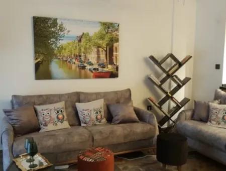 Özdere Orta Mahalle’de Denize Sıfır Site İçerisinde Eşyalı Satılık 3+1Villa