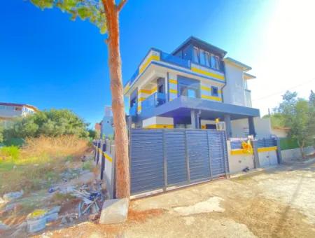 Doğanbey De Tek Mustakil Akıllı Ev Sistemli Ultra Lükx Satılık 3+1 Villa