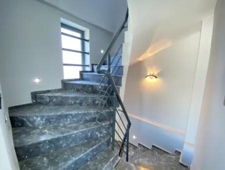Doğanbey De Tek Mustakil Akıllı Ev Sistemli Ultra Lükx Satılık 3+1 Villa