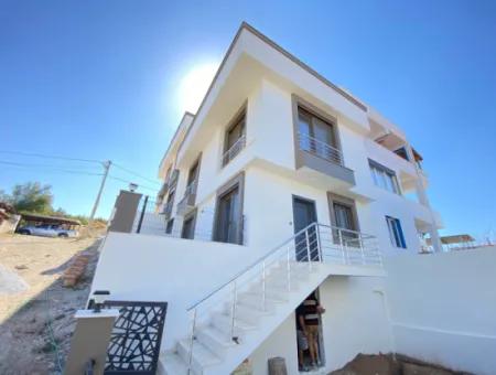 Seferihisar Ürkmez De Full Deniz Bahçeli Satılık 2+1 Villa