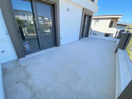 Seferihisar Ürkmez De Full Deniz Bahçeli Satılık 2+1 Villa