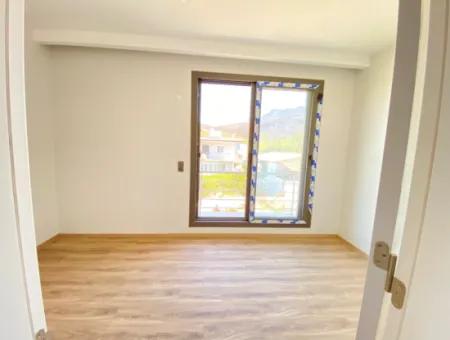 Seferihisar Ürkmez De Full Deniz Bahçeli Satılık 2+1 Villa