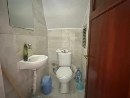 Özdere'de Sahile Sıfır Konumda Geniş Bahçeli Villa