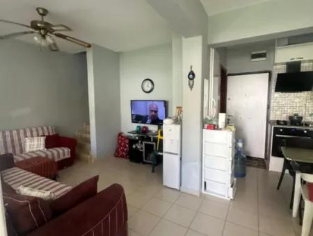 Özdere'de Sahile Sıfır Konumda Geniş Bahçeli Villa