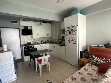 Özdere'de Sahile Sıfır Konumda Geniş Bahçeli Villa