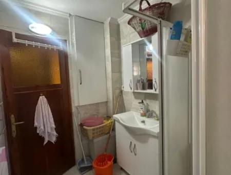 Özdere'de Sahile Sıfır Konumda Geniş Bahçeli Villa