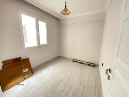 Ürkmez Merkez'de Plaja 100M Satılık 2+1 Uygun Yatırımlık Daire