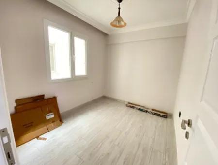 Ürkmez Merkez'de Plaja 100M Satılık 2+1 Uygun Yatırımlık Daire