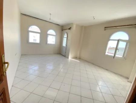 Ürkmez De Ana Cadde Üzeri Önü Açık Manzaralı Kiralık 2+1 Daire