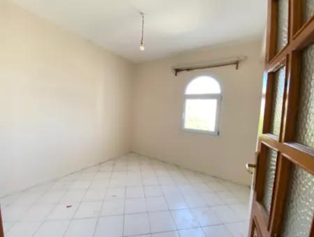 Ürkmez De Ana Cadde Üzeri Önü Açık Manzaralı Kiralık 2+1 Daire