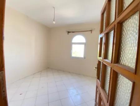 Ürkmez De Ana Cadde Üzeri Önü Açık Manzaralı Kiralık 2+1 Daire