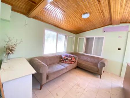 Ürkmez De Deniz Tarafınde Alışveriş Yakın Kiralık 1+1 Daire
