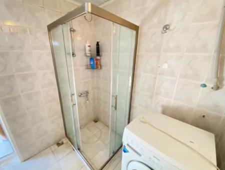 Ürkmez De Deniz Tarafınde Alışveriş Yakın Kiralık 1+1 Daire