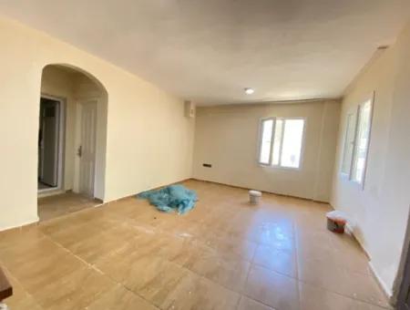 Ürkmez De Deniz Tarafında Giriş Katı Kiralık 2+1 Daire