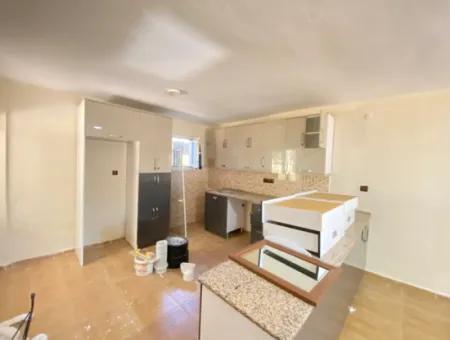 Ürkmez De Deniz Tarafında Giriş Katı Kiralık 2+1 Daire