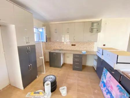 Ürkmez De Deniz Tarafında Giriş Katı Kiralık 2+1 Daire