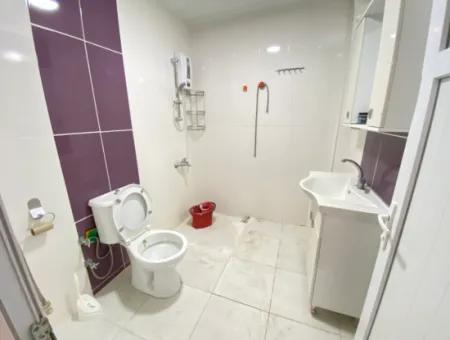 Ürkmez De Deniz Tarafında Giriş Katı Kiralık 2+1 Daire