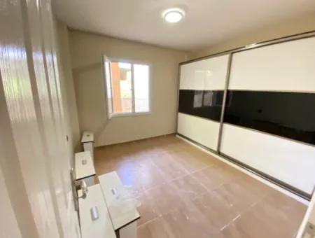 Ürkmez De Deniz Tarafında Giriş Katı Kiralık 2+1 Daire
