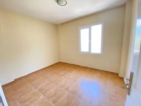 Ürkmez De Deniz Tarafında Giriş Katı Kiralık 2+1 Daire