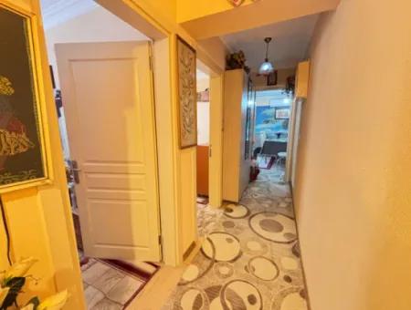 Seferihisar Ürkmez De Çarşı Merkezinde Denize 100Mt Satılık 2+1 Daire