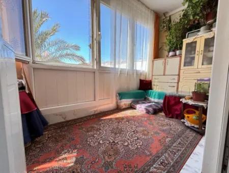 Seferihisar Ürkmez De Çarşı Merkezinde Denize 100Mt Satılık 2+1 Daire