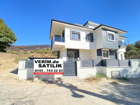 Ürkmez Plajına Çok Yakın Satılık Harika Villa Köşe Konumunda